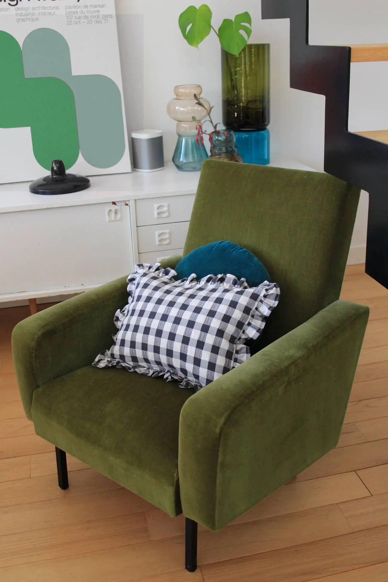 Coussin vichy brodé avec volant BARNABÉ AIME LE CAFÉ