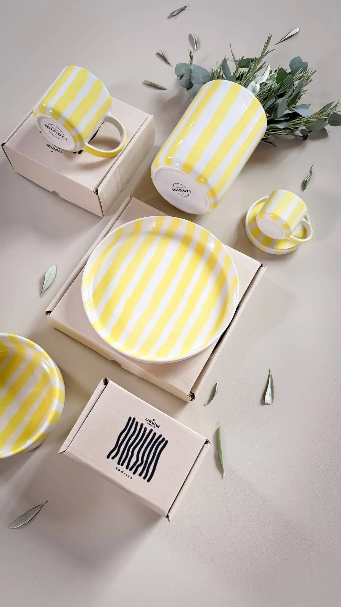 Vase ligne jaune Magazin Minori