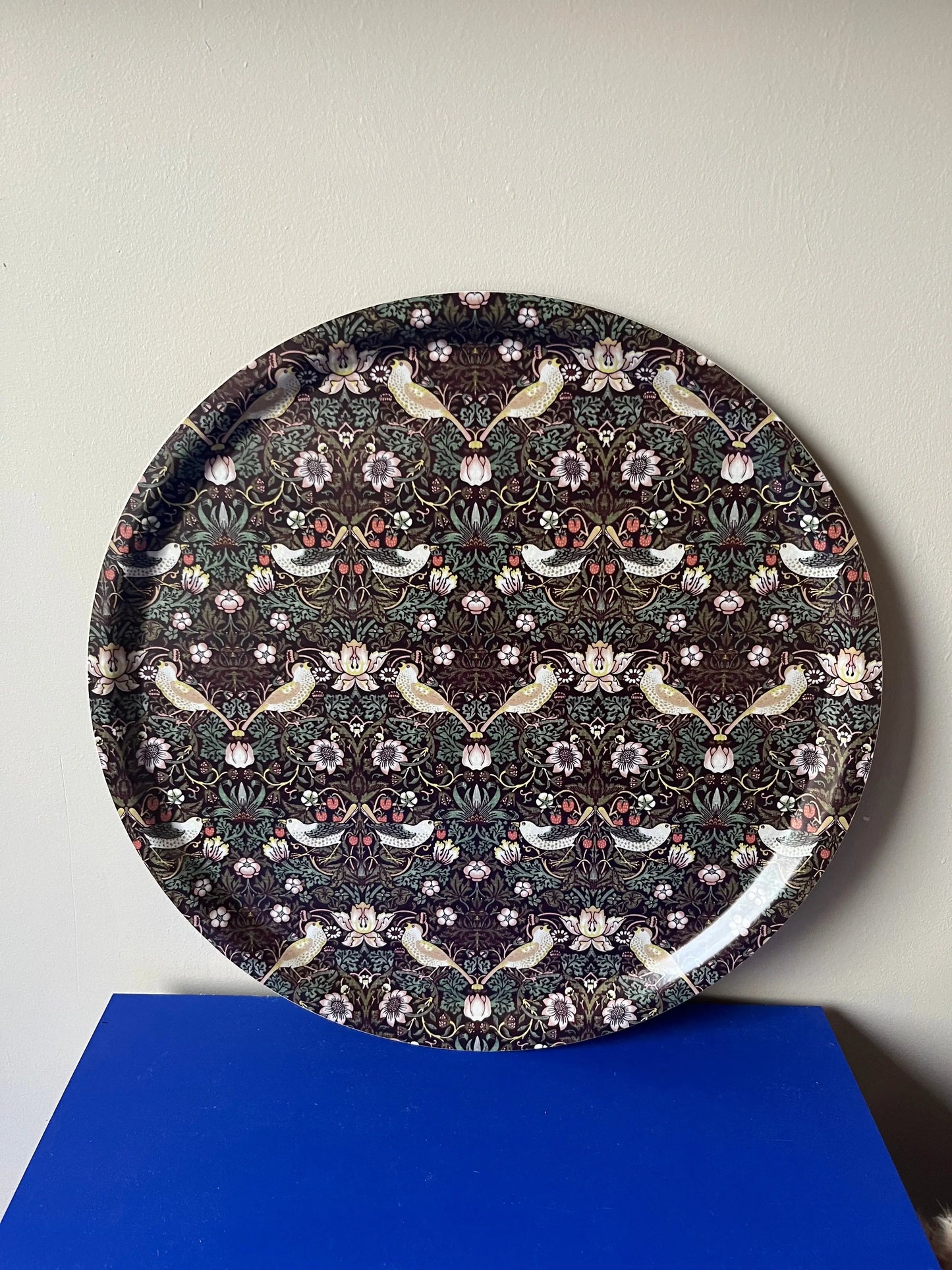 Plateau de service Morris Strawberry Thief bordeaux Ø38 Koustrupco