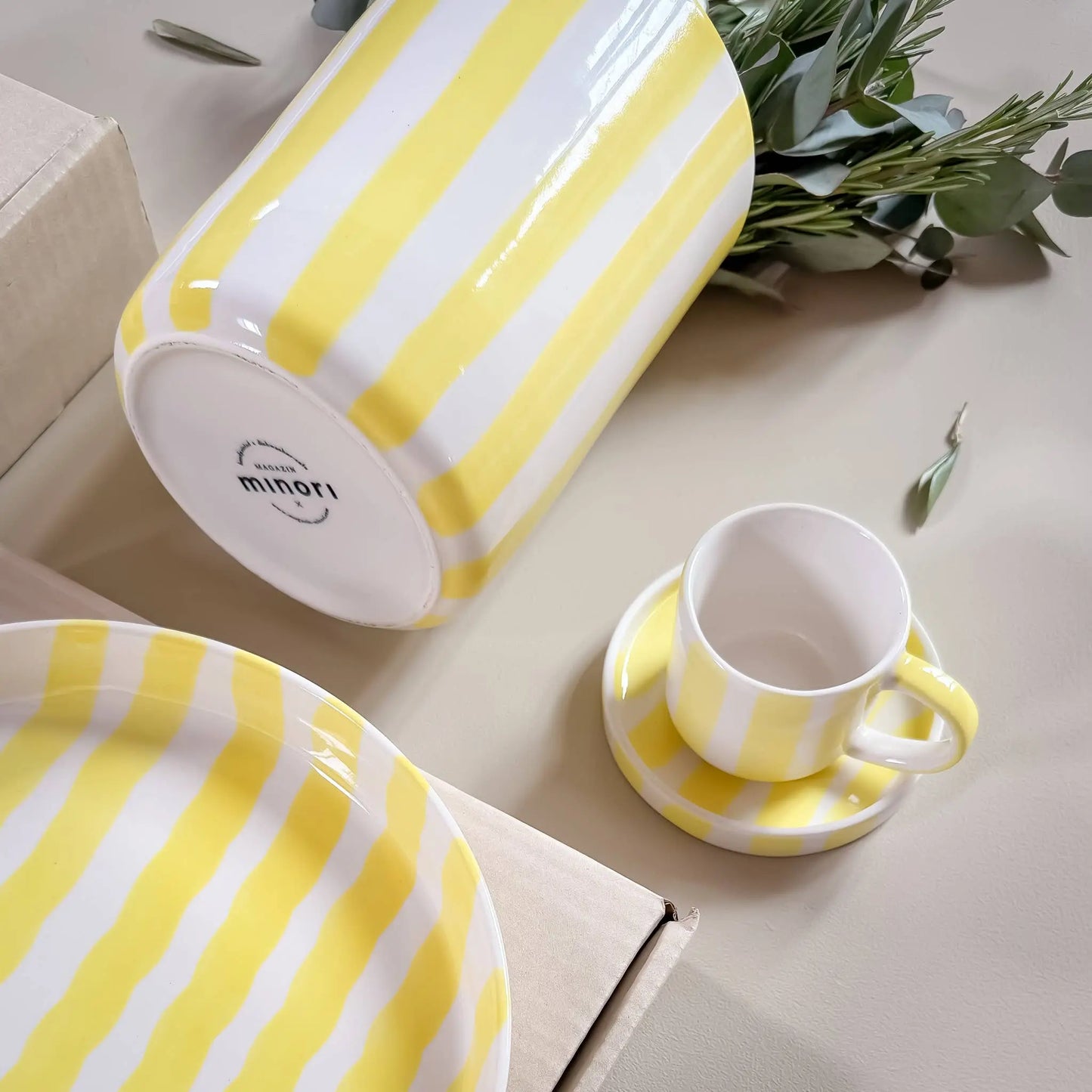 Vase ligne jaune Magazin Minori