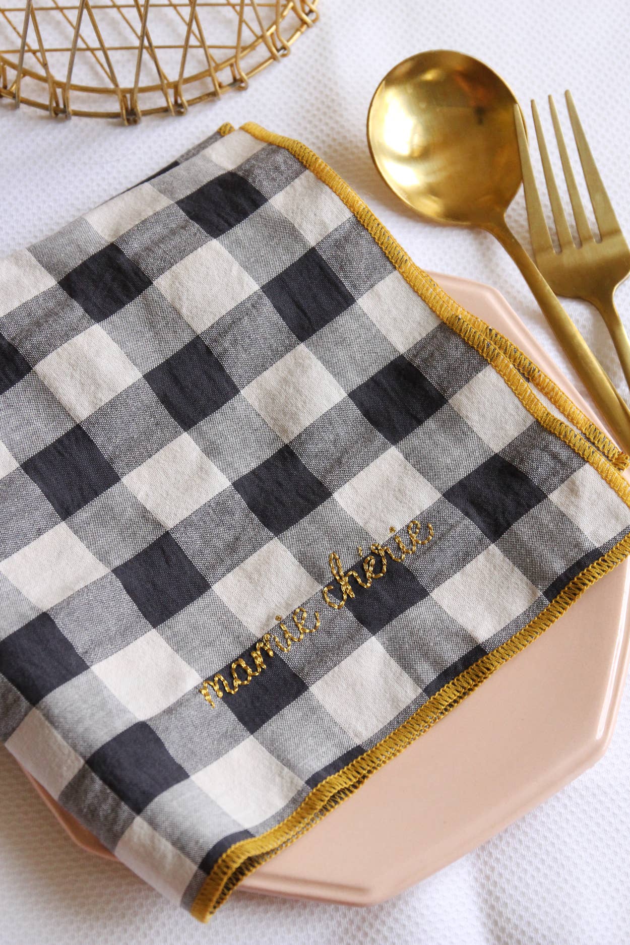 Serviettes de table à carreaux vichy et broderies BARNABÉ AIME LE CAFÉ