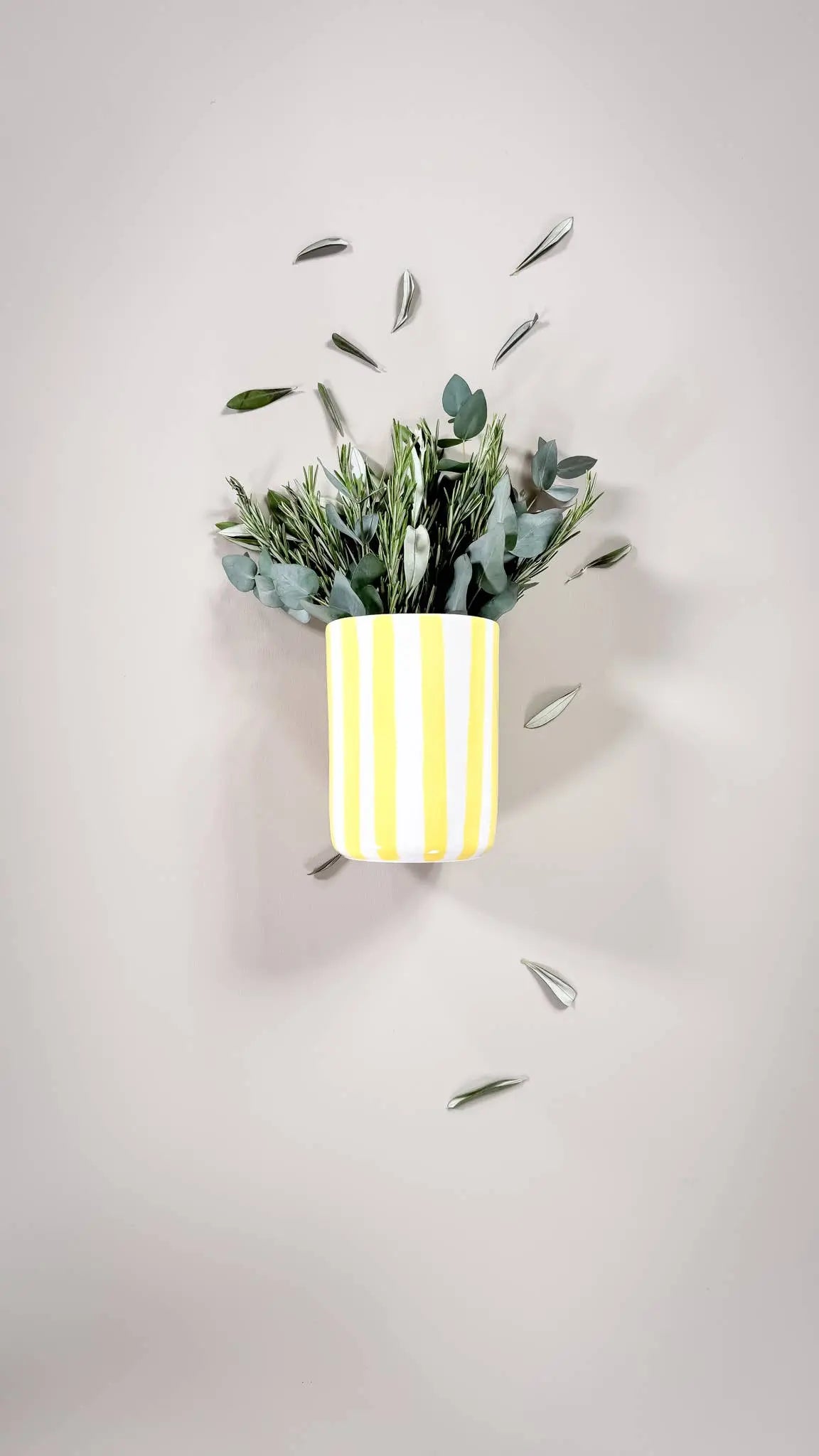 Vase ligne jaune Magazin Minori