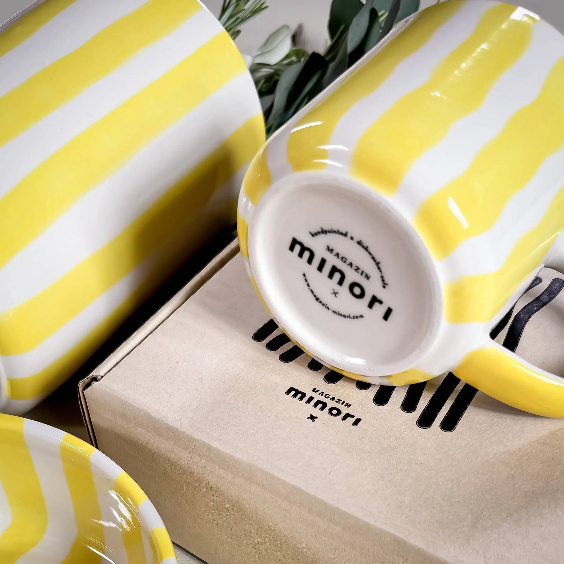 Vase ligne jaune Magazin Minori