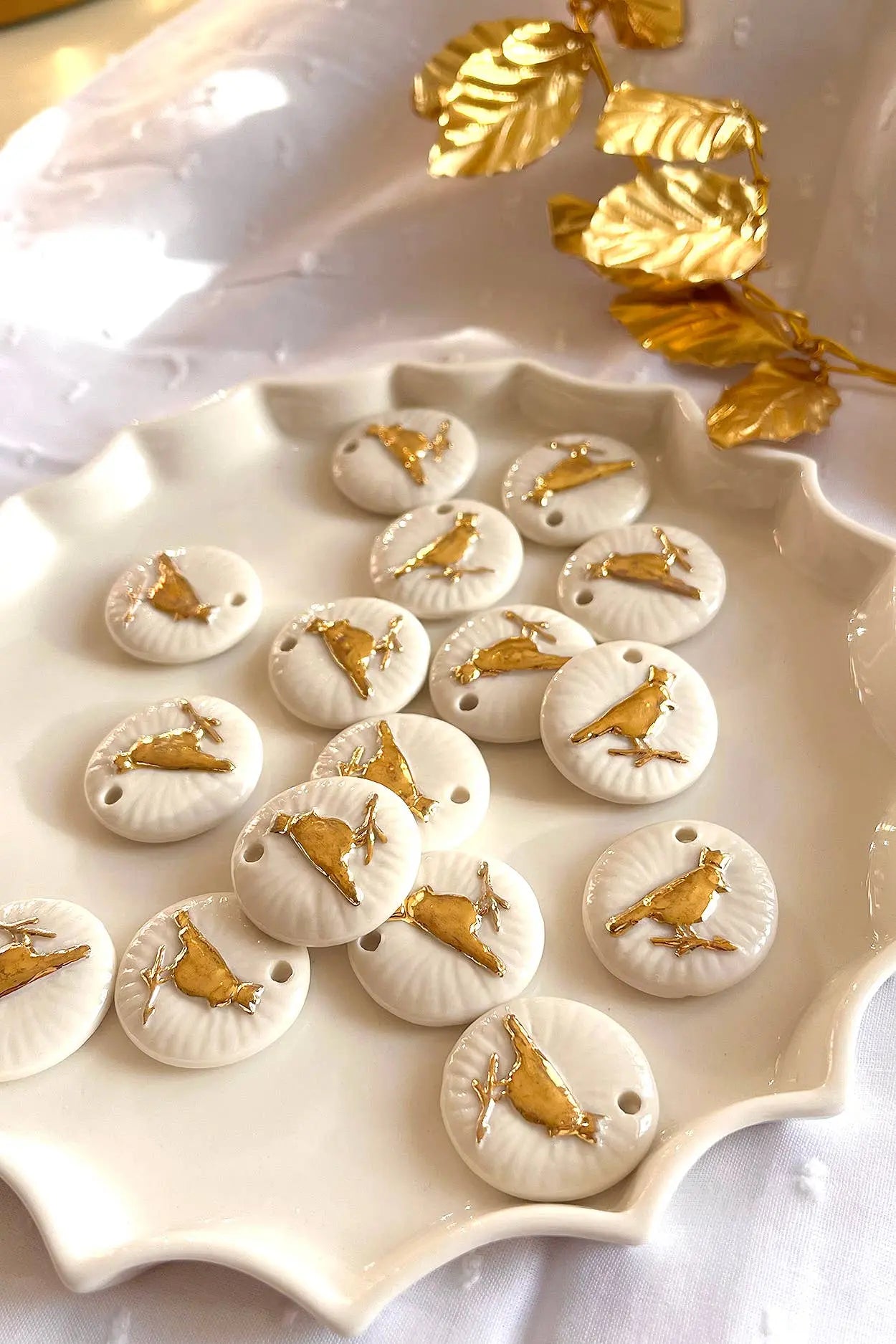 Fêve médaille porcelaine BARNABÉ AIME LE CAFÉ